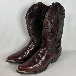 Laredo Mens 11D Classic Western Burgundy Boots Style# 2637 Burnished Gold Tips